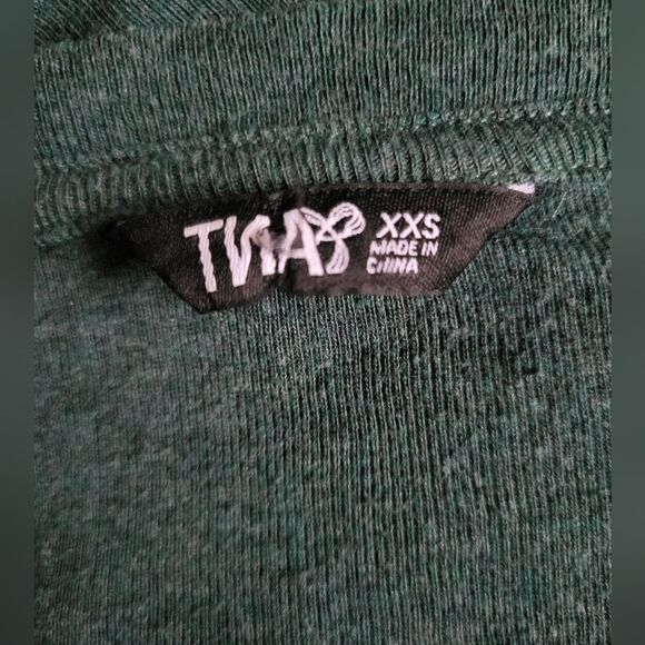 Aritzia TNA DEL-MAR Green Longsleeve Pullover with Rolled Cuffs - Picture 7 of 7